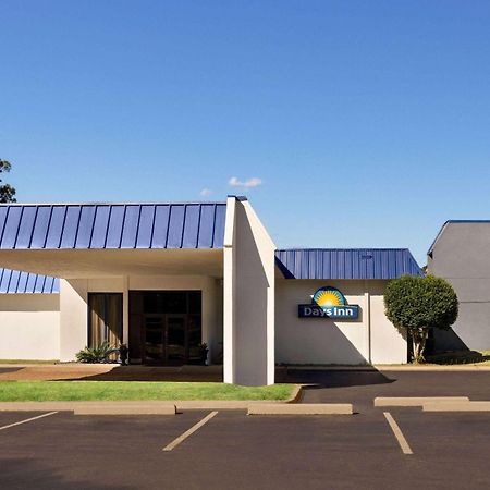 Days Inn By Wyndham Mccomb Ms Exterior photo
